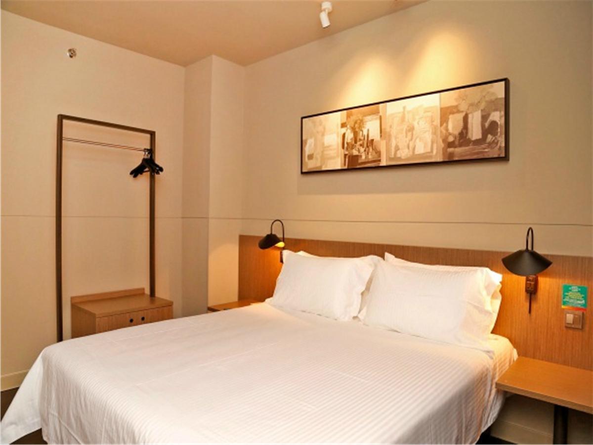 Jinjiang Inn Selected Shenzhen Huanggang Port Huangcheng Plaza מראה חיצוני תמונה